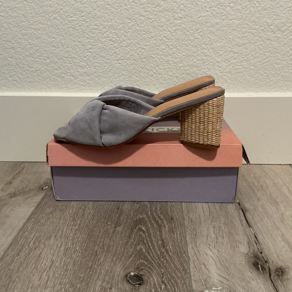 Chic Gray/Lavender Block Heel Sandals